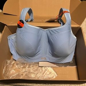 Bare Necessities High Impact Underwire Sports Bra. Brand new with tags